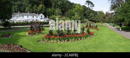 Una vista panoramica dei Giardini di Trenance nella valle subtropicale di Trenance a Newquay in Cornovaglia. Foto Stock