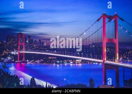 Ponte sul mare, Ponte, strada. Foto Stock