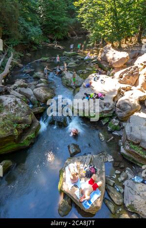 Le cascate Irreler, rapide nella parte inferiore della Prüm tra Prümzurlay e Irrel, nel quartiere Eifel di Bitburg-Prüm, Renania-Palatin Foto Stock