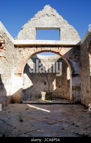Croazia, Otocac : una chiesa distrutta durante la guerra serbo-croata (19911995). Foto Stock