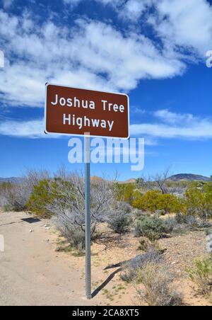 Cartello Joshua Tree Highway in Nevada. Foto Stock
