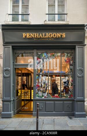 L'esterno e l'ingresso della profumeria Penhaligon nel quartiere Marais, Parigi, Francia Foto Stock