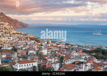 Vista della città, Funchal, Madeira, Portogallo, Atlantico, Europa Foto Stock