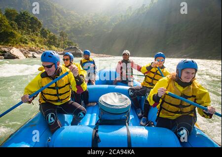 Rafting sul fiume Trisuli, Nepal, Asia Foto Stock