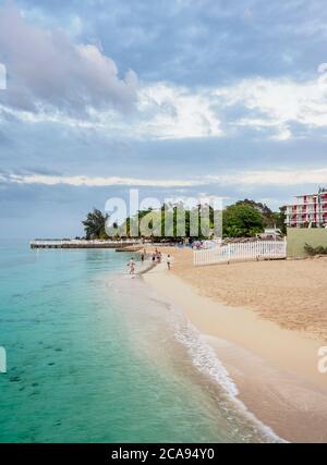 Doctor's Cave Beach al tramonto, Montego Bay, Saint James Parish, Giamaica, Indie Occidentali, Caraibi, America Centrale Foto Stock