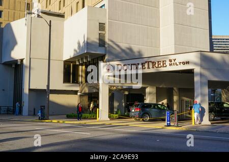 New Orleans - 04/15/2018: New Orleans, entrata del Doubletree Hotel by Hilton Foto Stock
