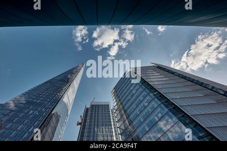 Shard Quarter con il Shard e l'edificio News e un nuovo condominio. Foto Stock