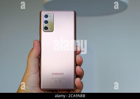 LUGLIO 2020, RIGA - lo smartphone Android 5G Samsung Galaxy Note 20 è stato lanciato di recente per scopi editoriali Foto Stock