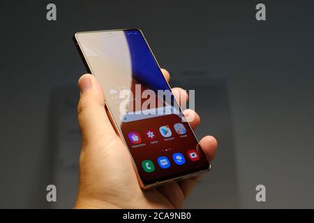 LUGLIO 2020, RIGA - lo smartphone Android 5G Samsung Galaxy Note 20 è stato lanciato di recente per scopi editoriali Foto Stock