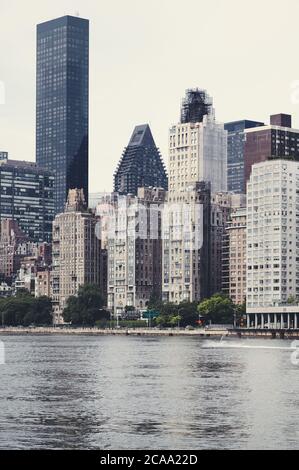 Foto dal tono retrò del lato est di Manhattan, New York City, Stati Uniti. Foto Stock