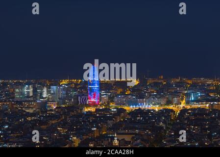29 2020 luglio, BARCELLONA, SPAGNA: Vista della città di Barcellona e costline in primavera dai bunker in Carmel di notte. Foto Stock