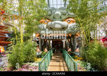 Las Vegas, 2 AGOSTO 2020 - Vista interna del Bellagio Conservatory e dei Giardini Botanici Foto Stock