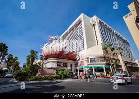Las Vegas, 2 AGOSTO 2020 - Vista soleggiata del casinò Flamingo Foto Stock