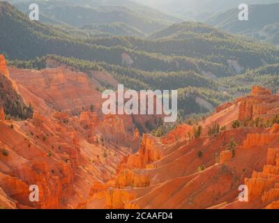 Splendido paesaggio visto da Sunset View vista del Cedar Breaks National Monument a Utah, USA Foto Stock