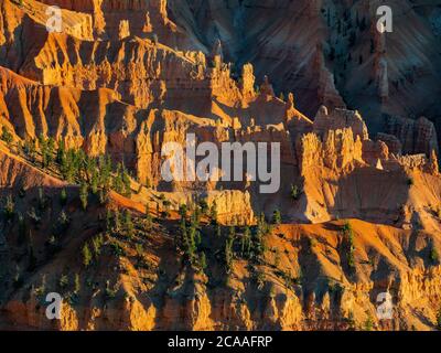 Splendido paesaggio visto da Chessman Ridge che si affaccia sul Cedar Breaks National Monument a Utah, USA Foto Stock