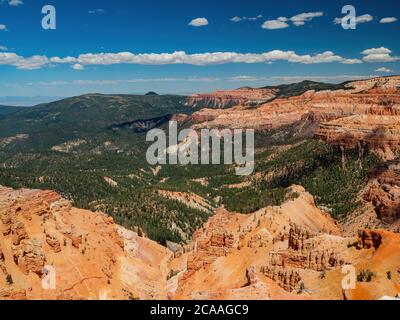 Splendido paesaggio visto dallo Spectra Point of Cedar Breaks National Monument a Utah, USA Foto Stock