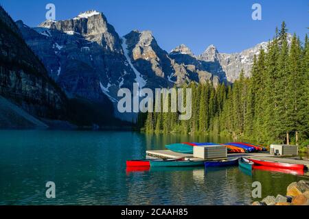 Il Moraine Lake, il Parco Nazionale di Banff, Alberta Foto Stock