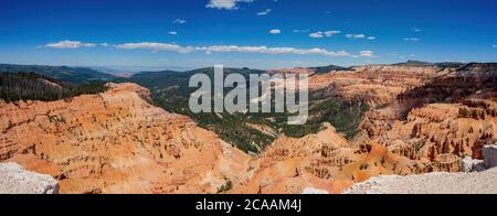 Splendido paesaggio visto dallo Spectra Point of Cedar Breaks National Monument a Utah, USA Foto Stock