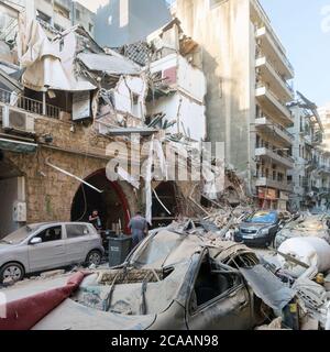 Edifici crollati dopo una massiccia esplosione scosse Beirut il 4 agosto 2020, Achrafieh/Beirut, Libano Foto Stock