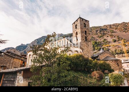 Església de Sant Esteve (Chiesa di Santo Stefano), una storica chiesa romanica costruita nel 12 ° secolo ad Andorra la Vella, Andorra Foto Stock