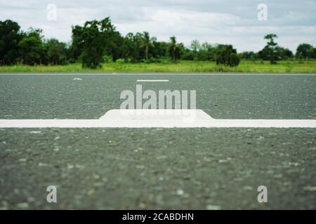 Strada asfaltica in cemento in Thailandia Foto Stock