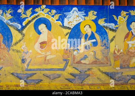 Antico murale al Monastero di Thikse (Thikse Gompa) in Ladakh, Jammu e Kashmir, India. Il monastero fu originariamente costruito nel XV secolo. Foto Stock