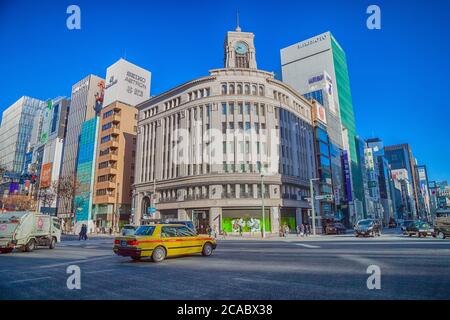 TOKYO, GIAPPONE - 03 Gennaio 2018: Il paesaggio urbano di Tokyo, il distretto di Ginza. La città dei grandi magazzini, negozi di alta qualità. Foto Stock