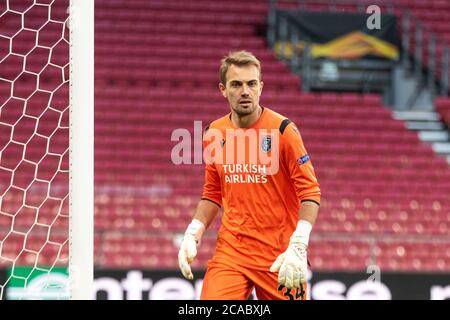 Copenaghen, Danimarca. 05 agosto 2020. Il portiere Mert Gunok di Istanbul Basaksehir ha visto durante la partita della UEFA Europa League tra il FC Copenhagen e Istanbul Basaksehir a Telia Parken a Copenhagen. (Photo Credit: Gonzales Photo/Alamy Live News Foto Stock