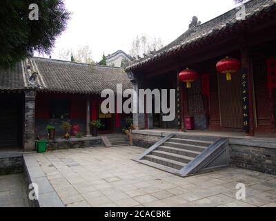 L'edificio nel Tempio di Shaolin con architettura dettagliata. Il Monastero di Shaolin è conosciuto anche come Tempio di Shaolin. Dengfeng, Zhengzhou City, Henan Pr Foto Stock