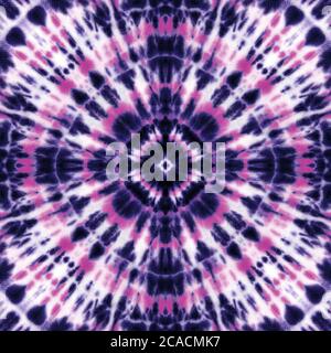 Tie dye shibori modello senza cuciture. Acquerello dipinti a mano elementi cerchiali rosa e viola su sfondo bianco. Trama astratta acquerello. Stampa per Foto Stock
