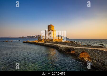 Vista iconica della struttura indipendente, il castello Bourtzi di Methoni. Costruito dai veneziani all'inizio del 13th secolo. Foto Stock