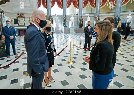 WASHINGTON DC, USA - 27 luglio 2020 - Joe Biden e Jill Biden si sono dati omaggio al compianto congressista John Lewis nel Campidoglio degli Stati Uniti, Washington, DC, Foto Stock