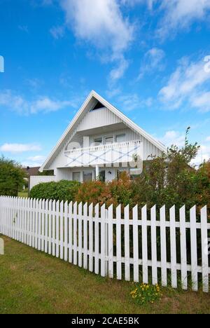 Casa tipica dell'isola di Vrango, arcipelago di Goteborg, Svezia Foto Stock
