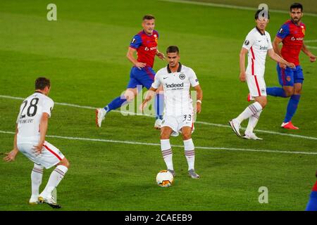 Basilea, Svizzera. 06 agosto 2020. Andre Silva (33 Eintracht Frankfurt) in azione nell'area del FC Bassel durante la partita di calcio del Round 16 della UEFA Europa League tra il FC Basel 1893 e l'Eintracht Frankfurt Daniela Porcelli/SPP Credit: SPP Sport Press Photo. /Alamy Live News Foto Stock