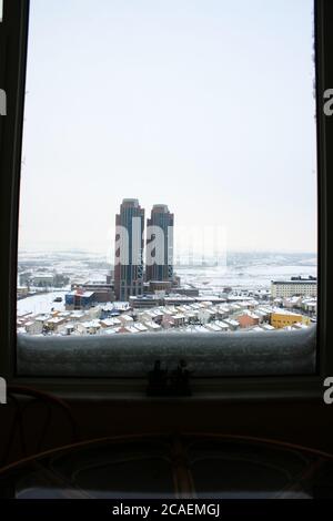 Neve, ghiaccio, nebbia e città / Ankara / Turchia Foto Stock