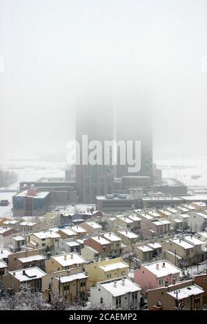 Neve, ghiaccio, nebbia e città / Ankara / Turchia Foto Stock