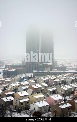 Neve, ghiaccio, nebbia e città / Ankara / Turchia Foto Stock