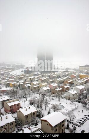 Neve, ghiaccio, nebbia e città / Ankara / Turchia Foto Stock