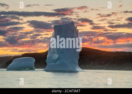 Iceberg al tramonto, Goose Cove, Terranova e Labrador NL, Canada Foto Stock