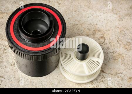 Serbatoio di sviluppo pellicola e bobina a spirale per un singolo rotolo di  pellicola da 35 mm o 120 Foto stock - Alamy