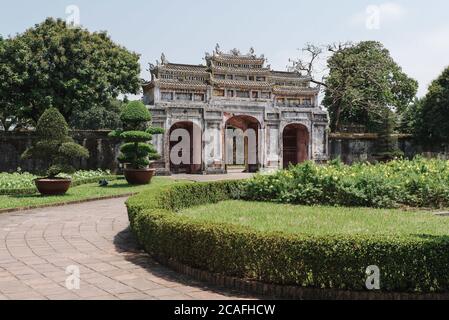 Porta di Cua Tho Chi alla Cittadella Imperiale, Vietnam Foto Stock