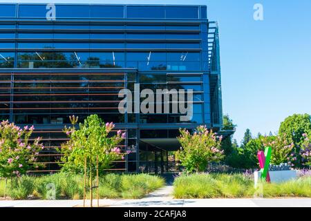 23andMe sede centrale di un'azienda privata di genomica personale e biotecnologia a Silicon Valley - Sunnyvale, California, USA - 2020 Foto Stock
