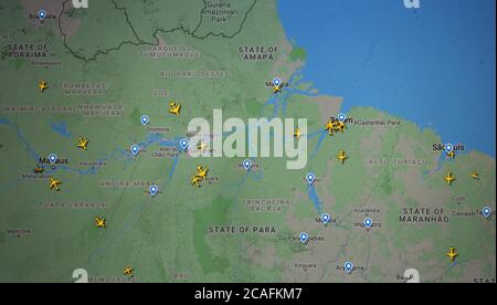 Traffico aereo su Amazonas, Brasile (06 agosto 2020, UTC 18.55) su Internet con il sito Flightradar 24, durante il periodo Pandemico di Coronavirus Foto Stock