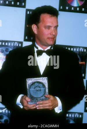 Hollywood, California, USA 6 marzo 1996 l'attore Tom Hanks partecipa al secondo Blockbuster Entertainment Awards il 6 marzo 1996 al Pantages Theatre di Hollywood, California, USA. Foto di Barry King/Alamy Stock foto Foto Stock