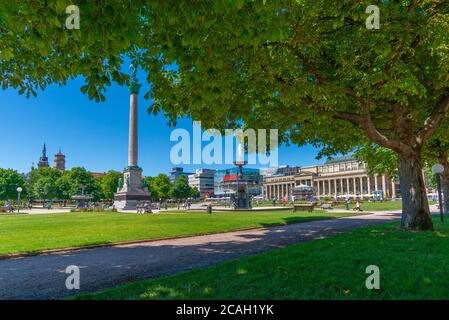 Schlossplatz o Piazza del Castello con museo d'arte nel centro della città, Stoccarda, Stato federale Baden-Württemberg, Germania del Sud, Europa Foto Stock