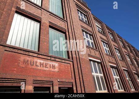 Edifici storici del gas ex fabbrica del motore Deutz della Kloeckner Humboldt Deutz AG su Deutz-Muelheimer Street nel quartiere Muelheim, Colo Foto Stock