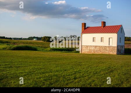 Maryland, USA 08/05/2020: La casa secondaria in pietra e legno del XVIII secolo al Best Farm. Si tratta di un punto di riferimento storico dove Unione e confede Foto Stock