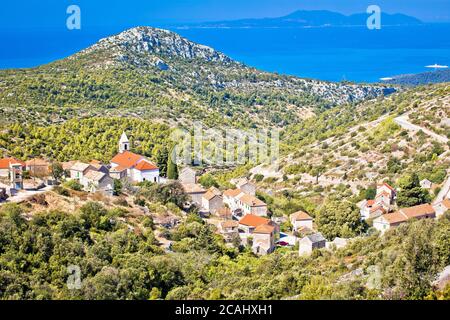 Villaggio di velo Grablje sull'isola di Hvar vista panoramica, arcipelago dalmata della Croazia Foto Stock