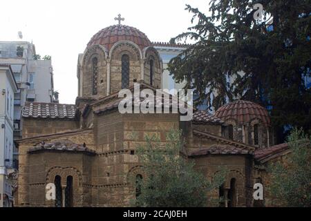 ATENE, GRECIA - AGOSTO 12 2016: L'antica chiesa di Kapnikarea ad Atene, Greec Foto Stock