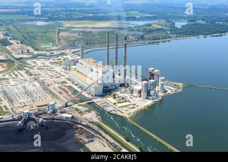 Foto aerea della centrale elettrica per la combustione del carbone di Baldwin, Illinois, Stati Uniti Foto Stock